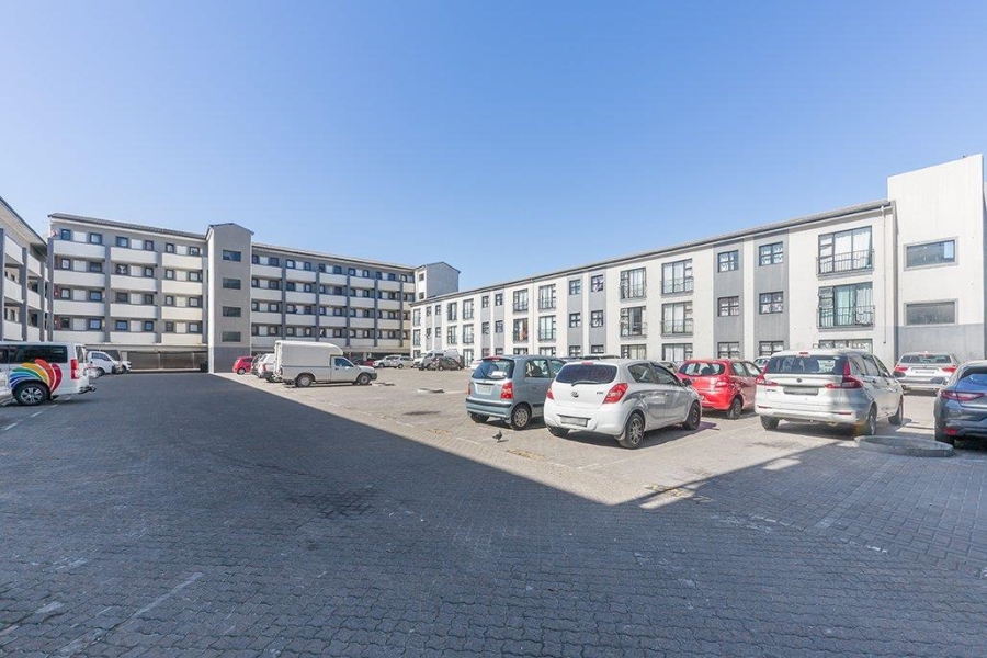 1 Bedroom Property for Sale in Maitland Western Cape